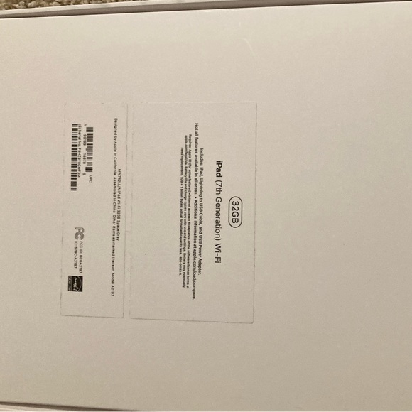 Apple iPad 7th generation Wi-Fi 32 gb product box and instructions - Picture 10 of 10